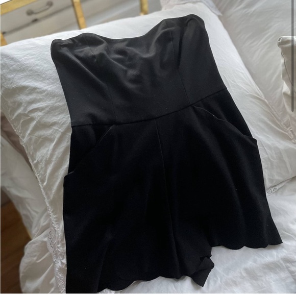 Cooperative Black Scalloped Strapless Romper - Picture 3 of 5